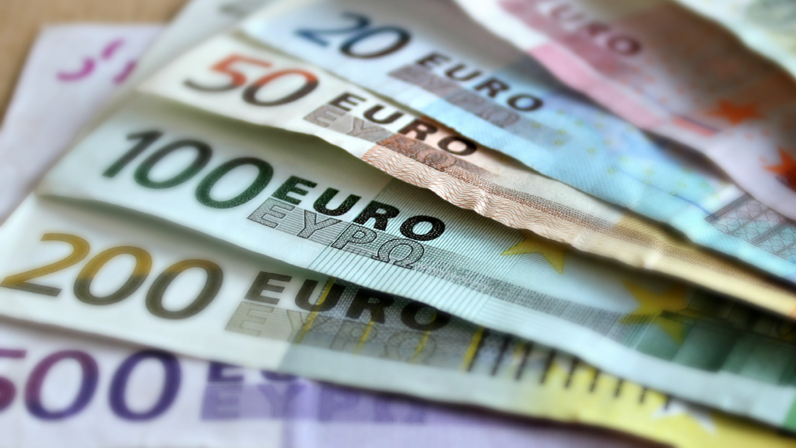 Czech investment platform Bondster has reached the milestone of over 15,000 investors who have already earned more than €4 million in interest